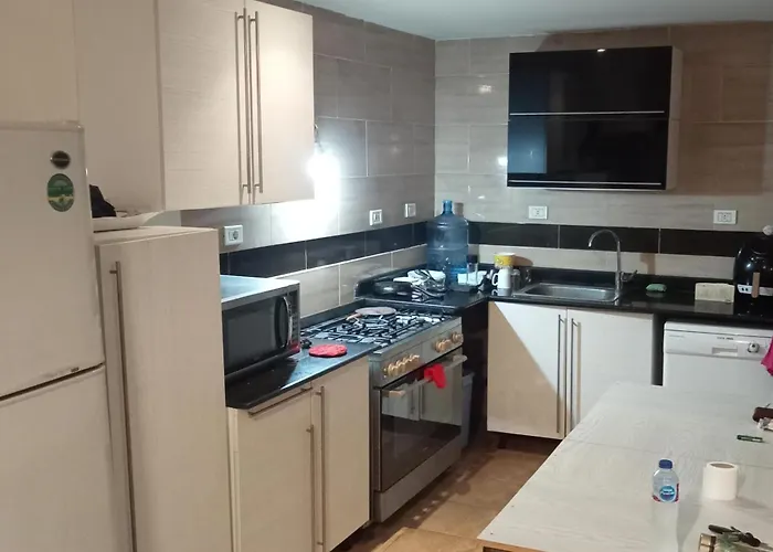 Apartman للايجار بالعين السخنه *