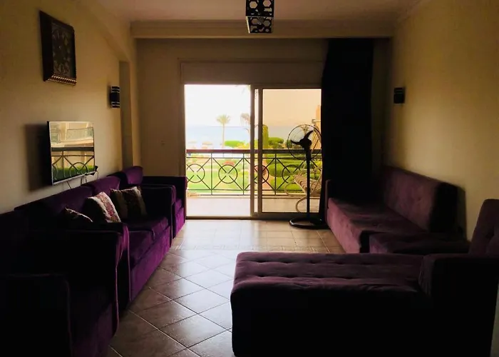للايجار بالعين السخنه Apartman *